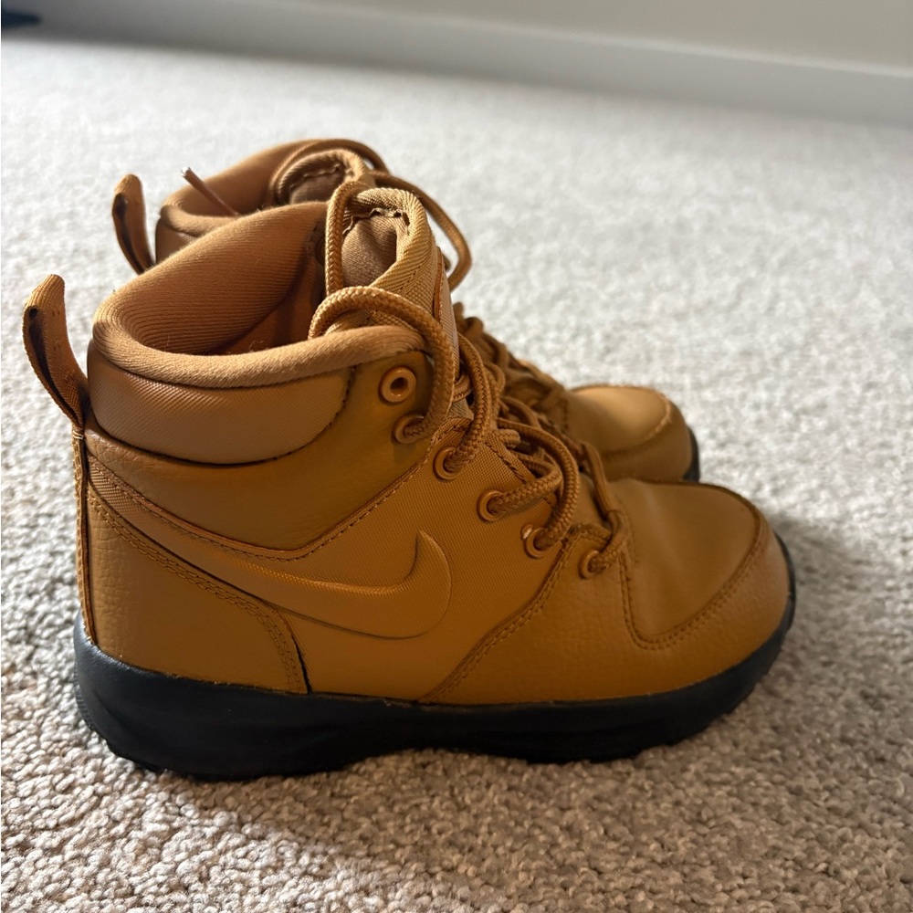 Nike Kids Brown Boots